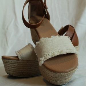 SUMMER WEDGES
